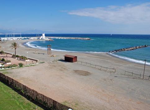 3 Bedrooms With Pool & Parking, Close To Sea And Gibraltar Манилва Экстерьер фото
