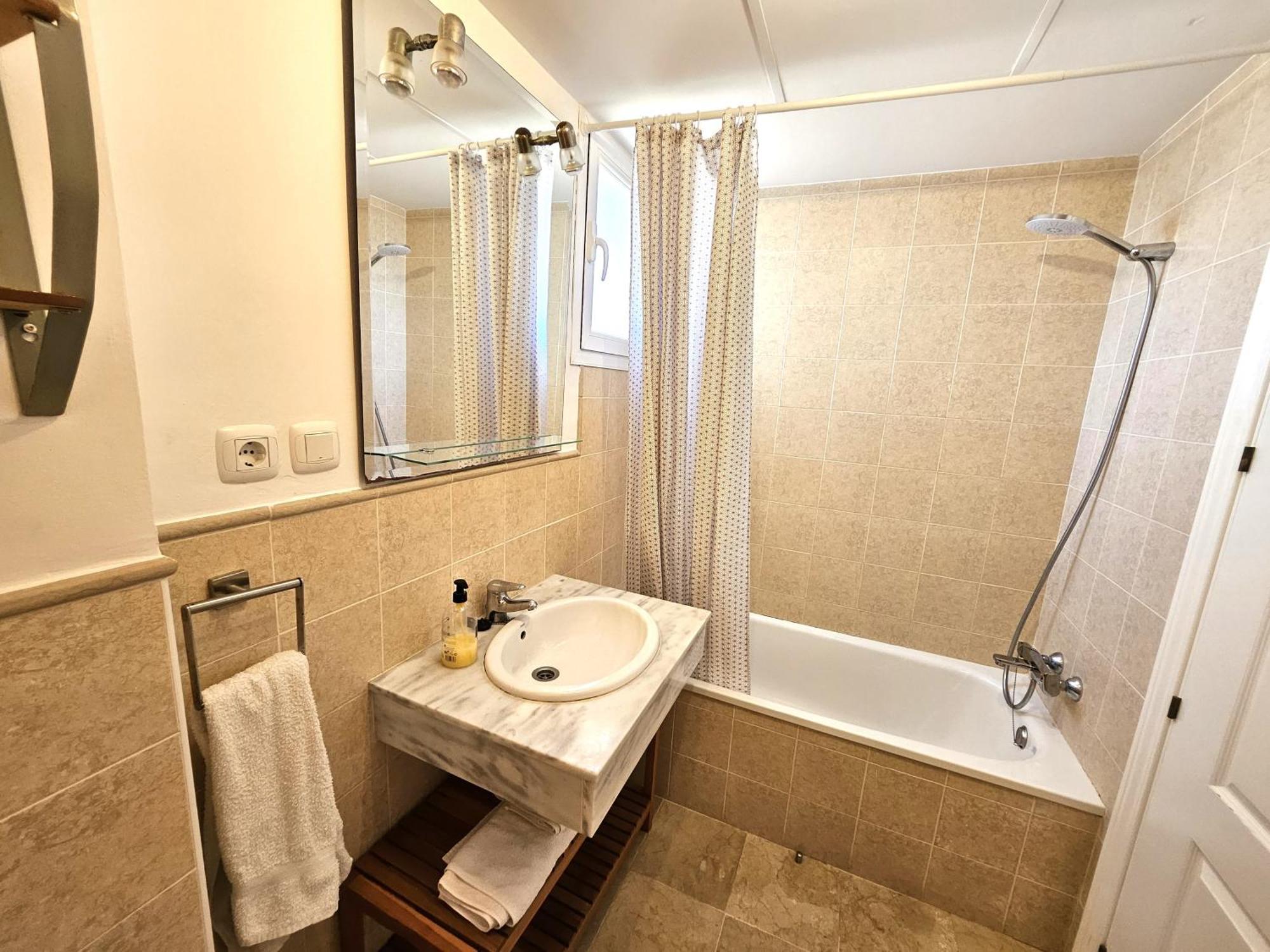 3 Bedrooms With Pool & Parking, Close To Sea And Gibraltar Манилва Экстерьер фото